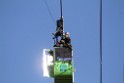 Koelner Seilbahn Gondel blieb haengen Koeln Linksrheinisch P555